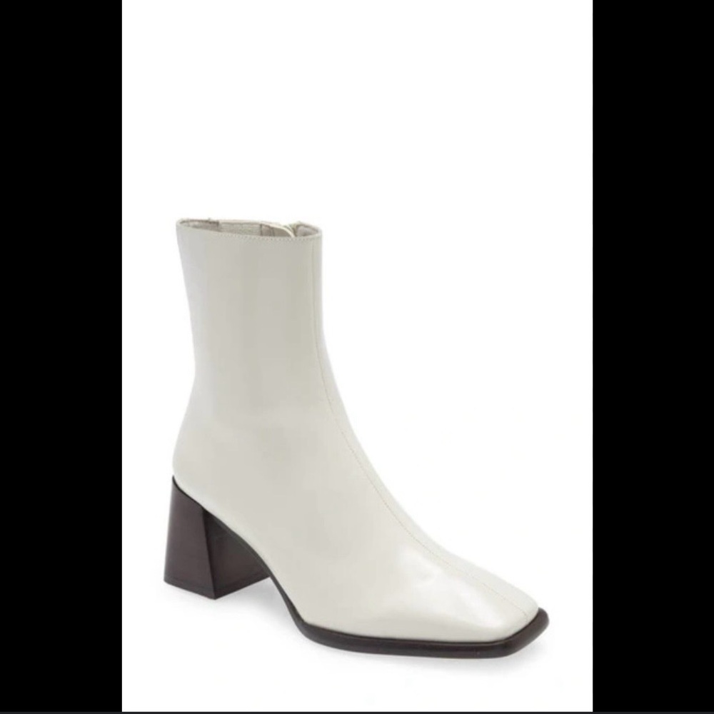 Jeffrey Campbell Off-White Heeled Boots. Size 10